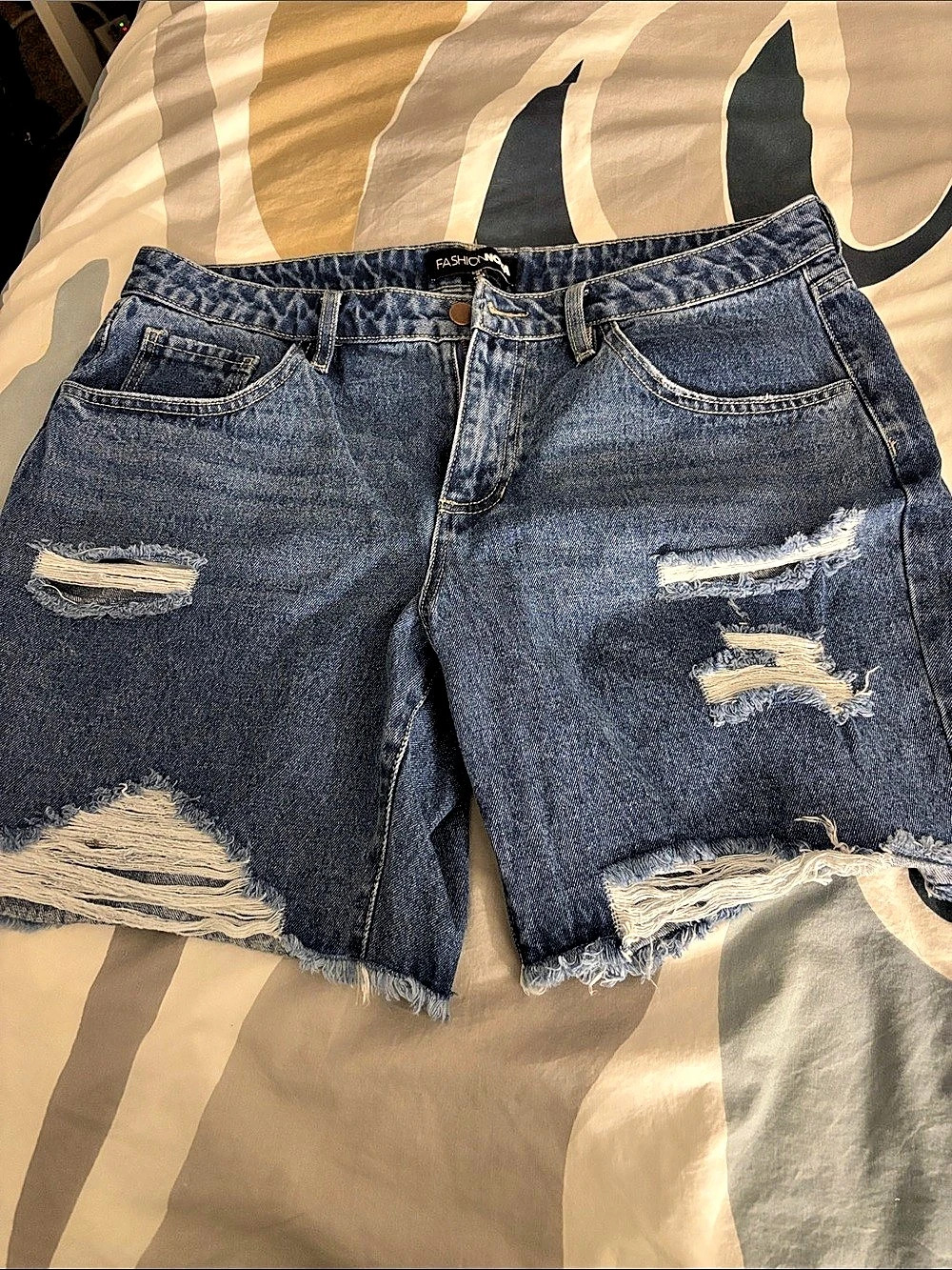 Fashion Nova Distressed Denim Jean Shorts in Blue